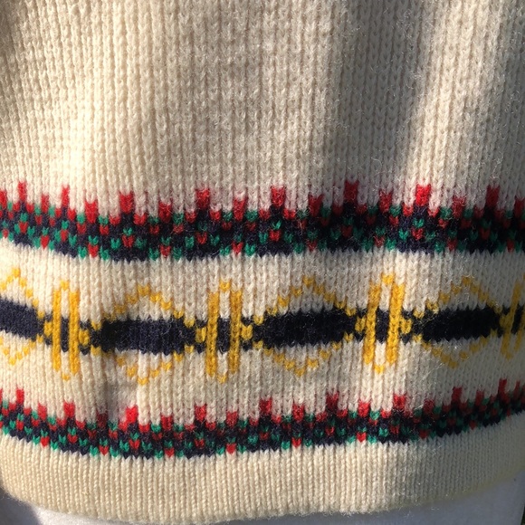 EUC Vintage Ladies Tundra 💯% Pure Virgin Wool Sweater - Picture 6 of 11